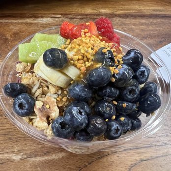 Anake's Juice Bar - Açaí fruit bowl - Juice Bars & Smoothies Near Me - Koloa, Hawaii