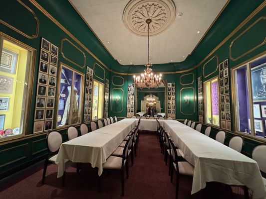 Antoine's Restaurant by null