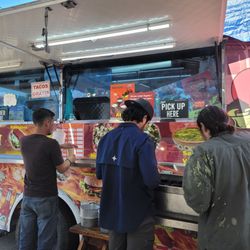 Tacos El Chilango - Outdoors