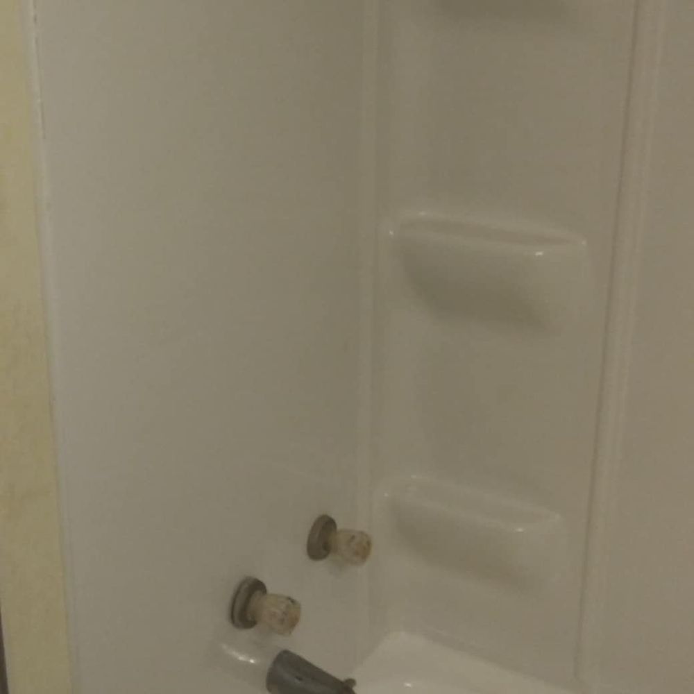 Slide of Dow's Tub & Tile Refinishing