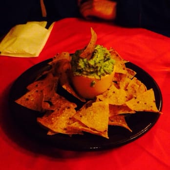 Plaza Garibaldi - Totopos con guacamole - Mexican Near Me - Santiago, RM Plaza Garibaldi - Totopos con guacamole - Mexican Near Me - Santiago, RM