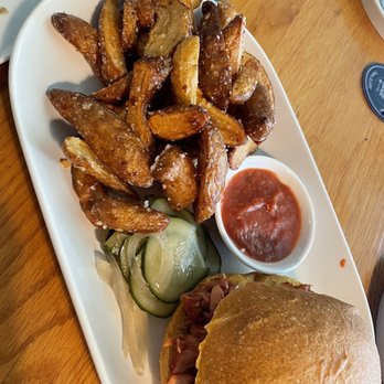 Fitz On 4th - Jackfruit BBQ and fingerling potatoes - Vegan Near Me - Philadelphia, Pennsylvania