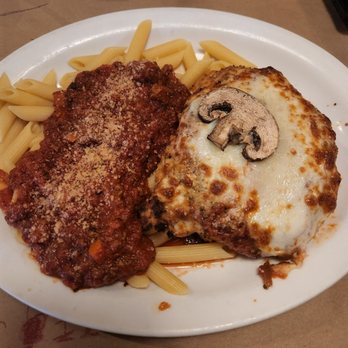 Dancing Tomato Caffé - Chicken parmesan with meat sauce - Italian Near Me - Yuba City, California