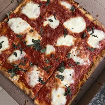 Francesco's Pizzeria - Brooklyn Pie - Pizza Near Me - Newtown, Pennsylvania