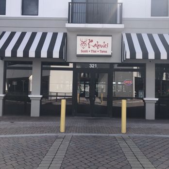 Kabuki Sushi Thai Tapas - Entrance from parking lot - Sushi Bars Near Me - Boynton Beach, Florida