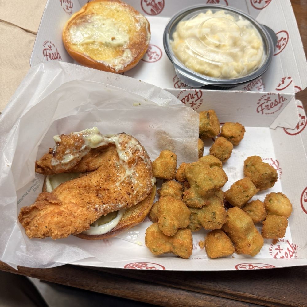 Slim Chickens - Crispy chicken, Mac-n-cheese, fried okra - Chicken Shop Near Me - Smithfield, North Carolina Slim Chickens - Crispy chicken, Mac-n-cheese, fried okra - Chicken Shop Near Me - Smithfield, North Carolina