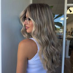 Blunt Blonde Salon - Neutral blonde blends on a natural dark base