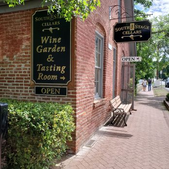 South Stage Cellars - Wine Tasting Room Near Me - Jacksonville, Oregon