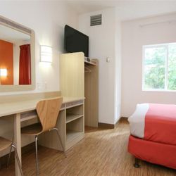 Motel 6 - Guest Room