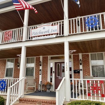 Patchwork Inn - Exterior view of the building - Bed & Breakfast Near Me - Oregon, Illinois