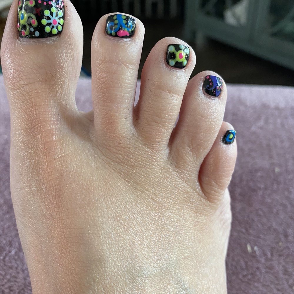 ESSENTIAL NAIL BAR - Nail Salons Near Me - Birmingham, Michigan