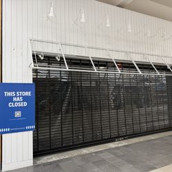 Bath & Body Works - The latest victim tenant to fall at Golf Mill. Not that many more to go, but better days are supposedly ahead for the mall.