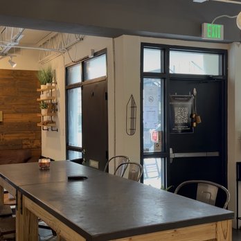 Leads Coffeehouse - inside seating - Coffee & Tea Near Me - Tampa, Florida