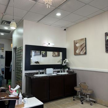 Galaxy Nail - Nail Salons Near Me - River Grove, Illinois