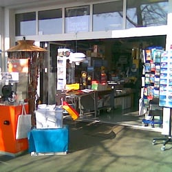 Zeppelin-Shop am Hafen
