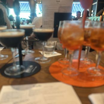 Earls Kitchen + Bar - Cocktail Bars Near Me - Honolulu, Hawaii Earls Kitchen + Bar - Cocktail Bars Near Me - Honolulu, Hawaii