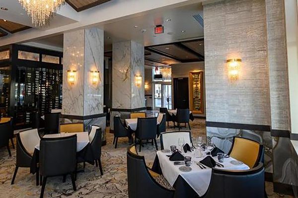 Eddie Merlot's by null