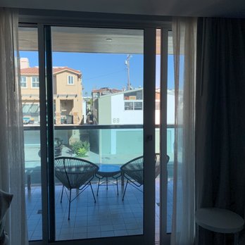 H2O Hermosa - Each room has a balcony - Hotels Near Me - Hermosa Beach, California