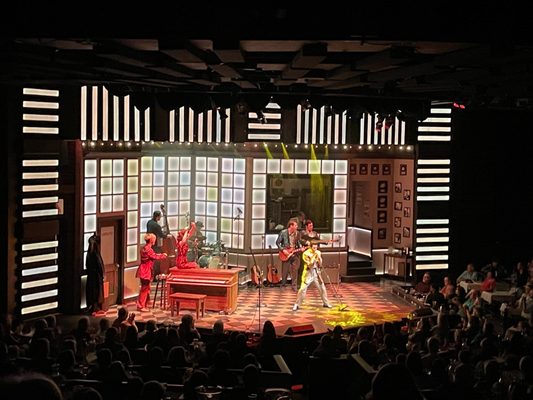 New Theatre & Restaurant by null