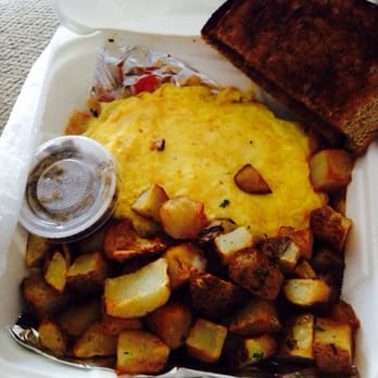 Squeeze In - Denver Omelette with potatoes - Breakfast & Brunch Near Me - Reno, Nevada