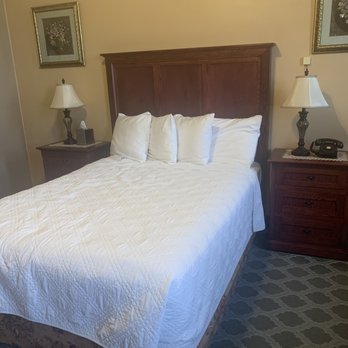 Jerome Grand Hotel - Room 24 - Hotels Near Me - Jerome, Arizona