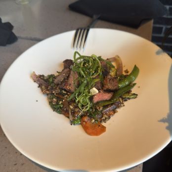 Yard House - Steak bowl - Bars Near Me - San Antonio, Texas