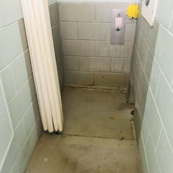Sequoia Rv Ranch - Dirty shower with a left over loofa & bar of soap not removed for days. - Campgrounds Near Me - Three Rivers, California