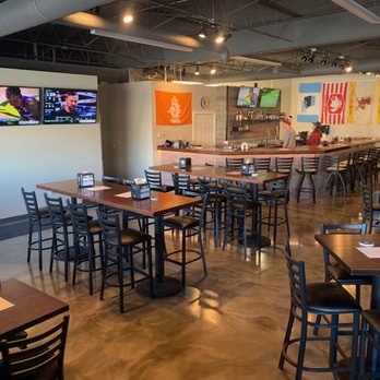 Nederlander's Tap & Golf - the bar and dining area - Golf Near Me - Pella, Iowa Nederlander's Tap & Golf - the bar and dining area - Golf Near Me - Pella, Iowa