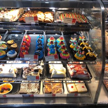 Chompie's - The iuds love the specialty cupcakes! - Delis Near Me - Scottsdale, Arizona
