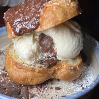 Arugula Bistro & Bar - Profiterole - Mediterranean Near Me - West Hartford, Connecticut
