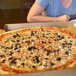 Bridge Street Pizza - Sausage and Black Olive