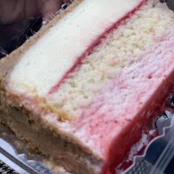 What's Cookin' Downtown - Strawberry cheesecake Cake - American Near Me - Aiken, South Carolina What's Cookin' Downtown - Strawberry cheesecake Cake - American Near Me - Aiken, South Carolina