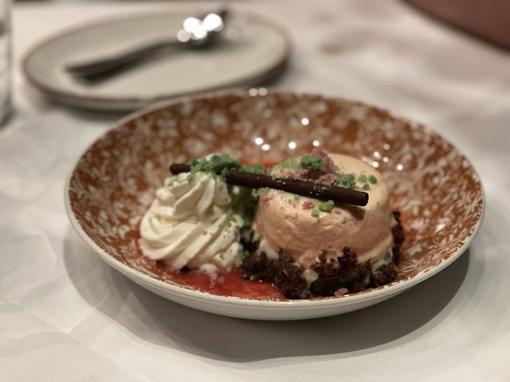 Social spots from Clyde's of Georgetown