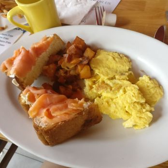 Sonoma Bistro - Breakfast & Brunch Near Me - Rutherford, New Jersey