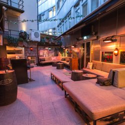 Dr. Jekylls Pub - Backyard - open from 17:00 each day