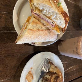 Le Coffee Shop - Breakfast & Brunch Near Me - Temecula, California Le Coffee Shop - Breakfast & Brunch Near Me - Temecula, California