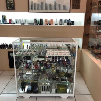 Tobaco Shop & Souvenirs - Vape Shops Near Me - Cancún, ROO