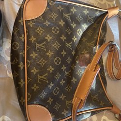 Cobbler Shoe Spa - LV bag