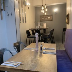Pokeo - Cute and intimate setting. Perfect for a small group or for enjoying by yourself