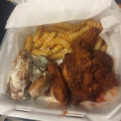 Tays Wings - Ranch and hot wings