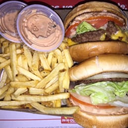 Hamburger with onions + Cheeseburger with griLLed onions Hamburger with onions + Cheeseburger with griLLed onions
