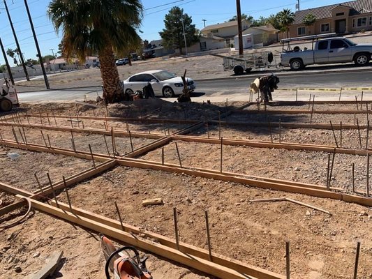 Concrete Projects - custom concrete driveway and sidewalk
