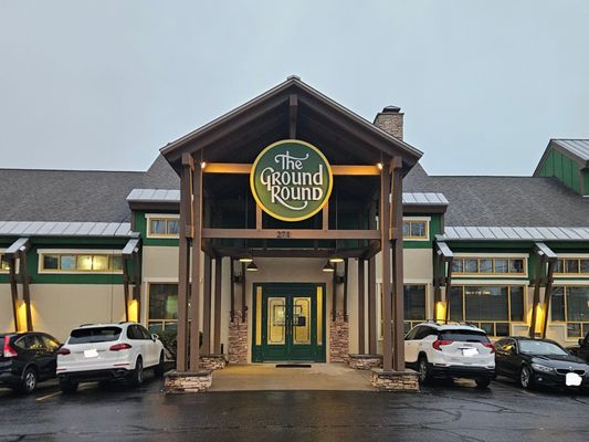 The Ground Round by null