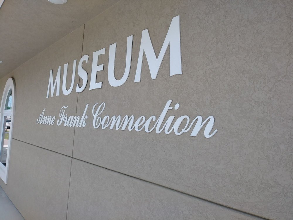 THE DANVILLE LIBRARY 102 N Main St, Danville, Iowa Libraries