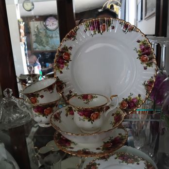 Jayson's Corner - Rose country hina set of 9 for sale - Antiques Near Me - Calgary, Alberta Jayson's Corner - Rose country hina set of 9 for sale - Antiques Near Me - Calgary, Alberta