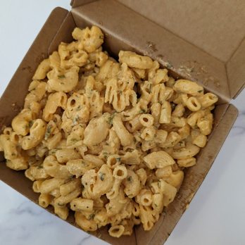 Jamrock Jerk - Mac n Cheese - Food Trucks Near Me - New York, New York