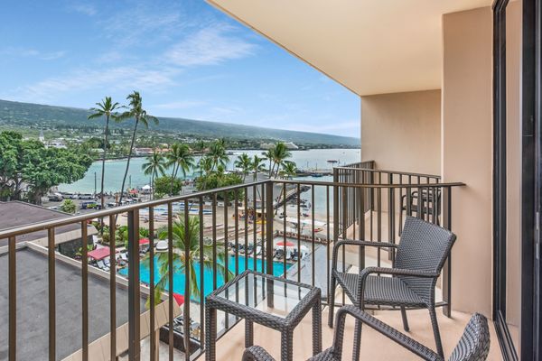 Courtyard King Kamehameha's Kona Beach Hotel by null