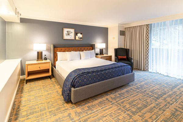 Williamsburg Lodge, Autograph Collection by null