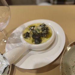 Nouvelle Cuisine - Escargot appetizer