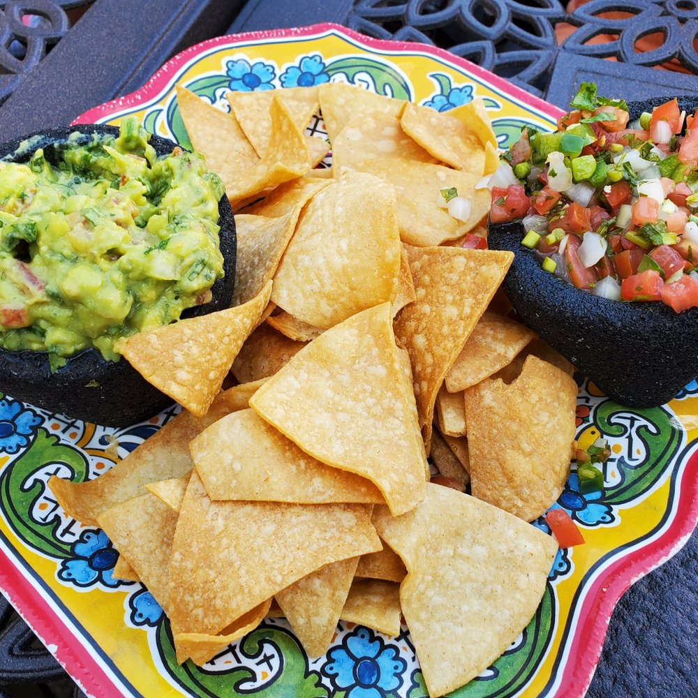 El Limon Bristol - Guac and salsa but their salsa is more like pico. - Mexican Near Me - Bristol, Pennsylvania El Limon Bristol - Guac and salsa but their salsa is more like pico. - Mexican Near Me - Bristol, Pennsylvania